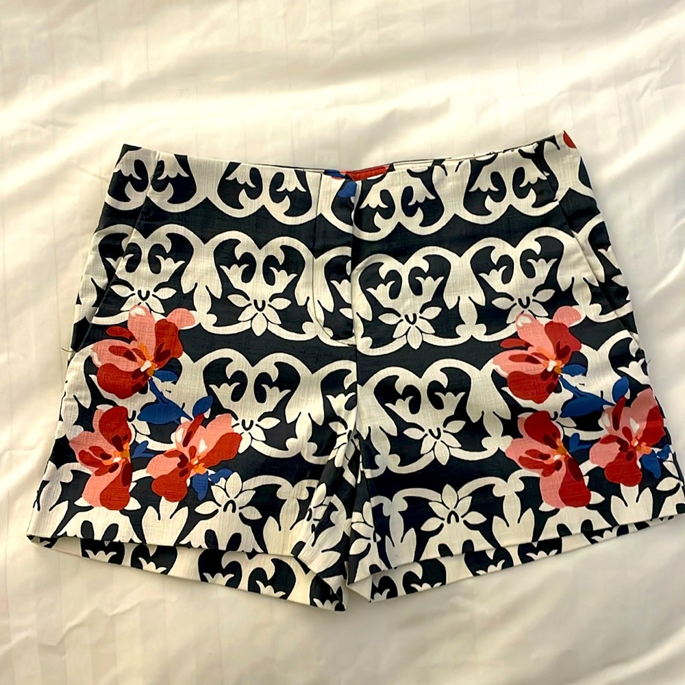 LOFT The Rivera Short Floral Size 0
